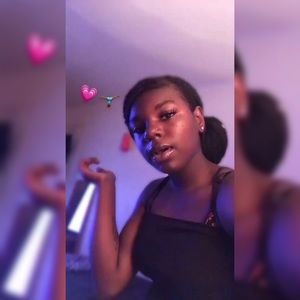 Meet your Posher, Danisha